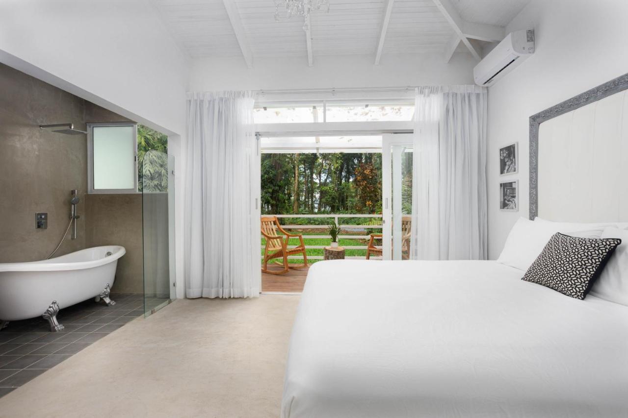 Gigi Brown Villa Frida Beachfront Puerto Viejo de Talamanca Dış mekan fotoğraf