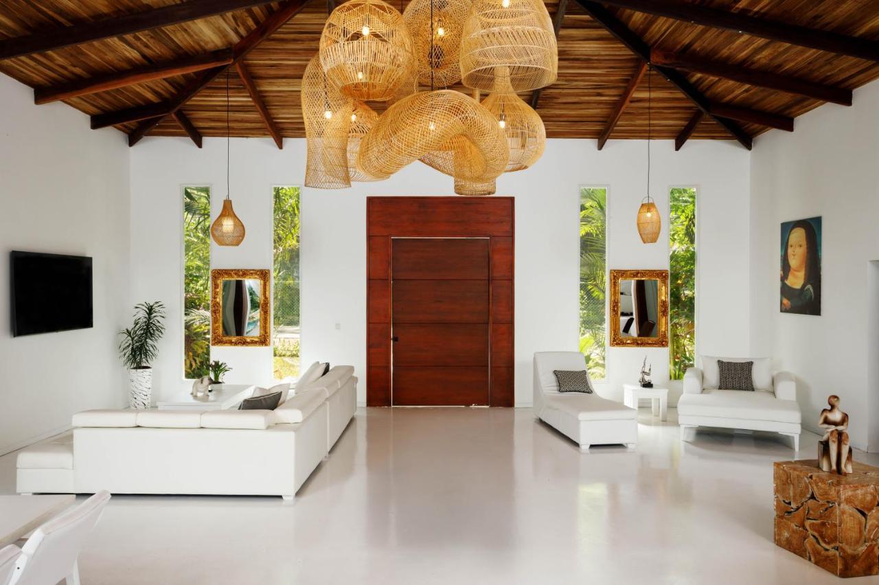 Gigi Brown Villa Frida Beachfront Puerto Viejo de Talamanca Dış mekan fotoğraf