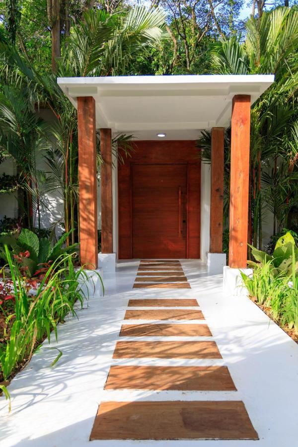 Gigi Brown Villa Frida Beachfront Puerto Viejo de Talamanca Dış mekan fotoğraf