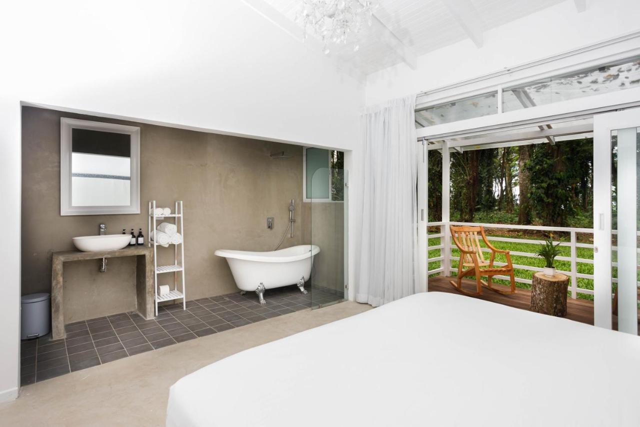 Gigi Brown Villa Frida Beachfront Puerto Viejo de Talamanca Dış mekan fotoğraf