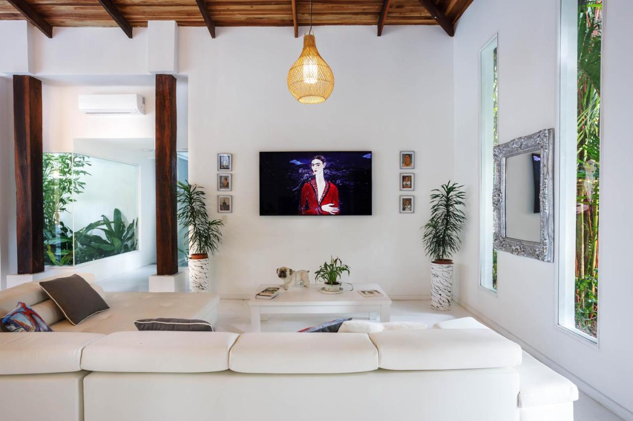 Gigi Brown Villa Frida Beachfront Puerto Viejo de Talamanca Dış mekan fotoğraf